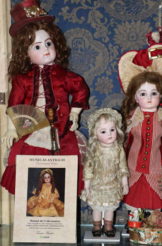 Antique dolls book in spanish
