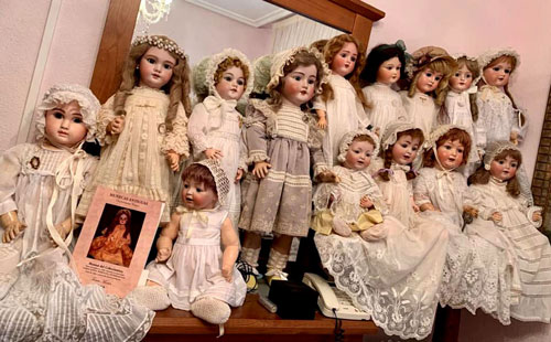 MU&NTILDE;ECAS ANTIGUAS FRANCESAS