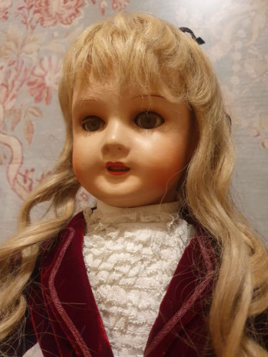  muñecas francesas de porcelana y composición con ropas originales