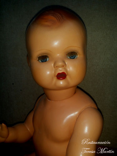 poner ojos muñeco carton